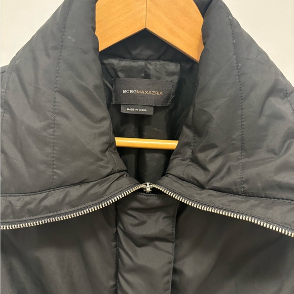 BCBG MAX AZRIA zipped jacket - Picture 4 of 11